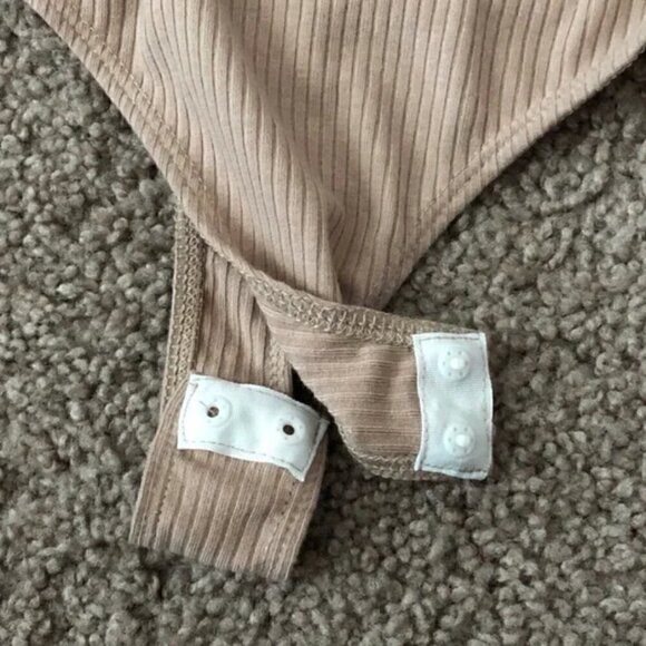 Drew Bodysuit XS NWT Sleeveless V-Neck Ribbed Cuban Sand Neutral Minimalist - Picture 7 of 10